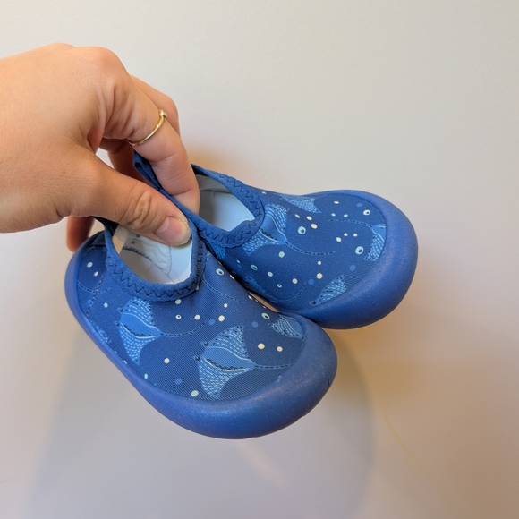 💚2 For 20💚 Jan & Jul Water Shoes Size 5 - Picture 1 of 3